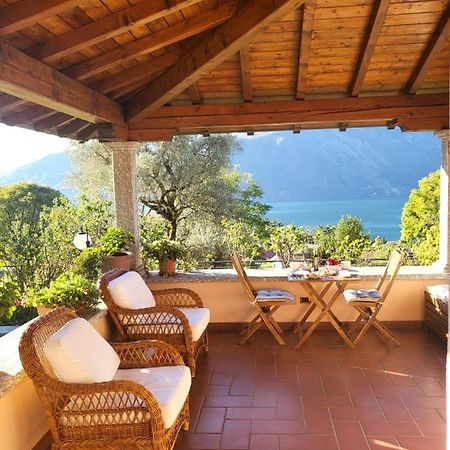 Casa Intignano - Camera Con Bagno E Portico Vista Lago トレメッツォ エクステリア 写真
